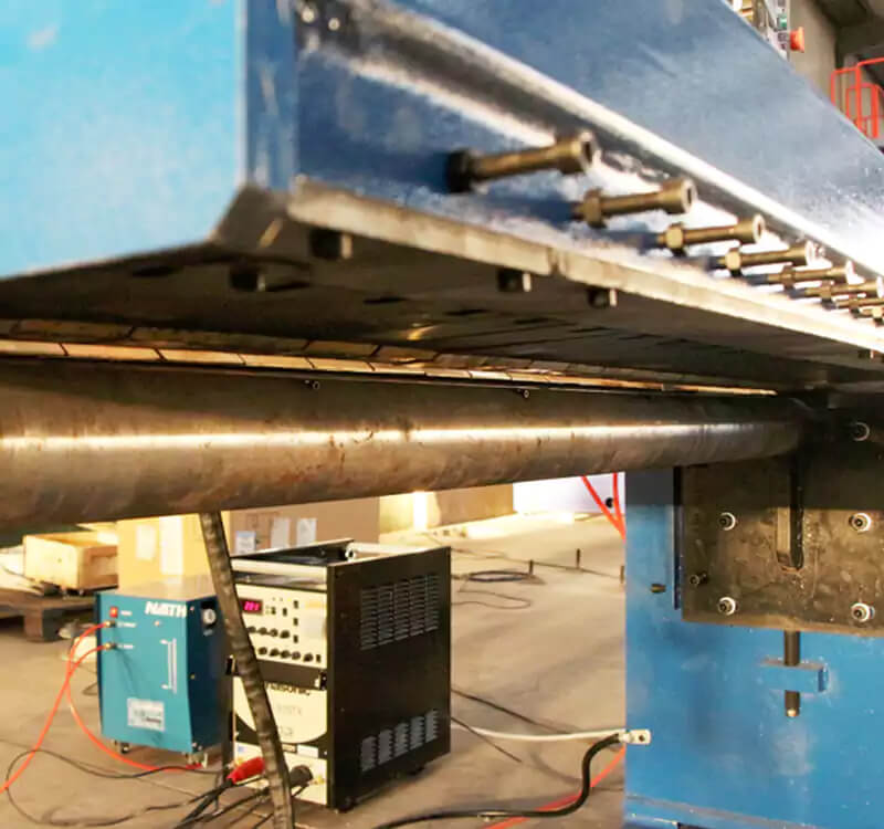 Automatic longitudinal seam welding machine detail